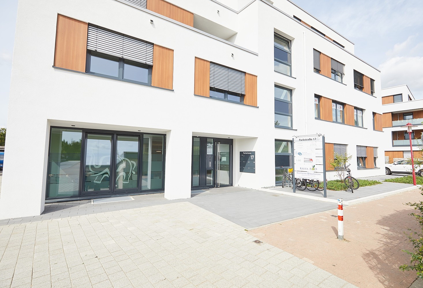 Praxiseingang, ebenerdig